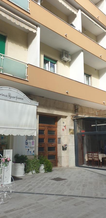 Regina Elena Al Mare Lägenhet Pescara Exteriör bild
